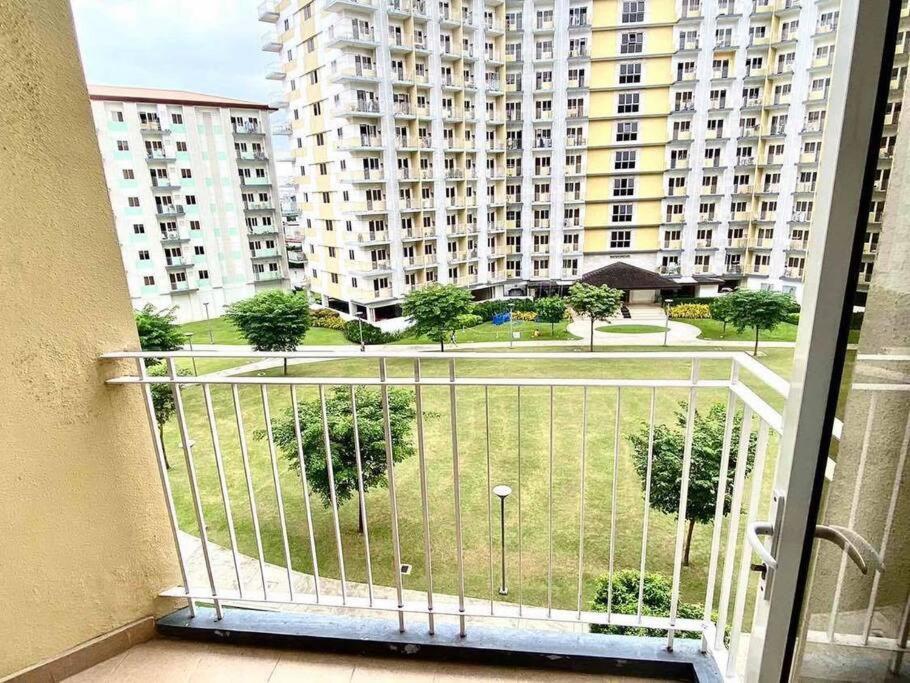 Field Residences Paranaque City Dış mekan fotoğraf